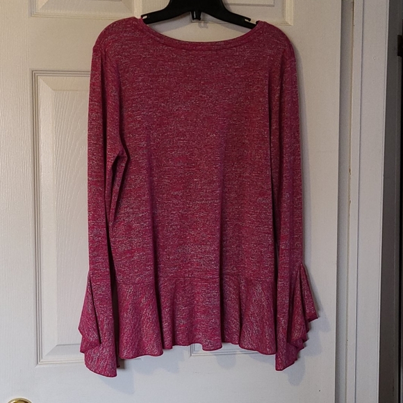 Ladies top - Picture 2 of 2